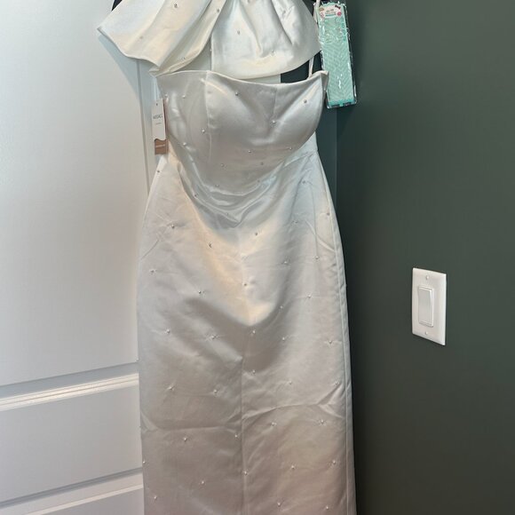 MISSACC Sheath/Column Strapless Elegant Satin Wedding Dress - Picture 4 of 6